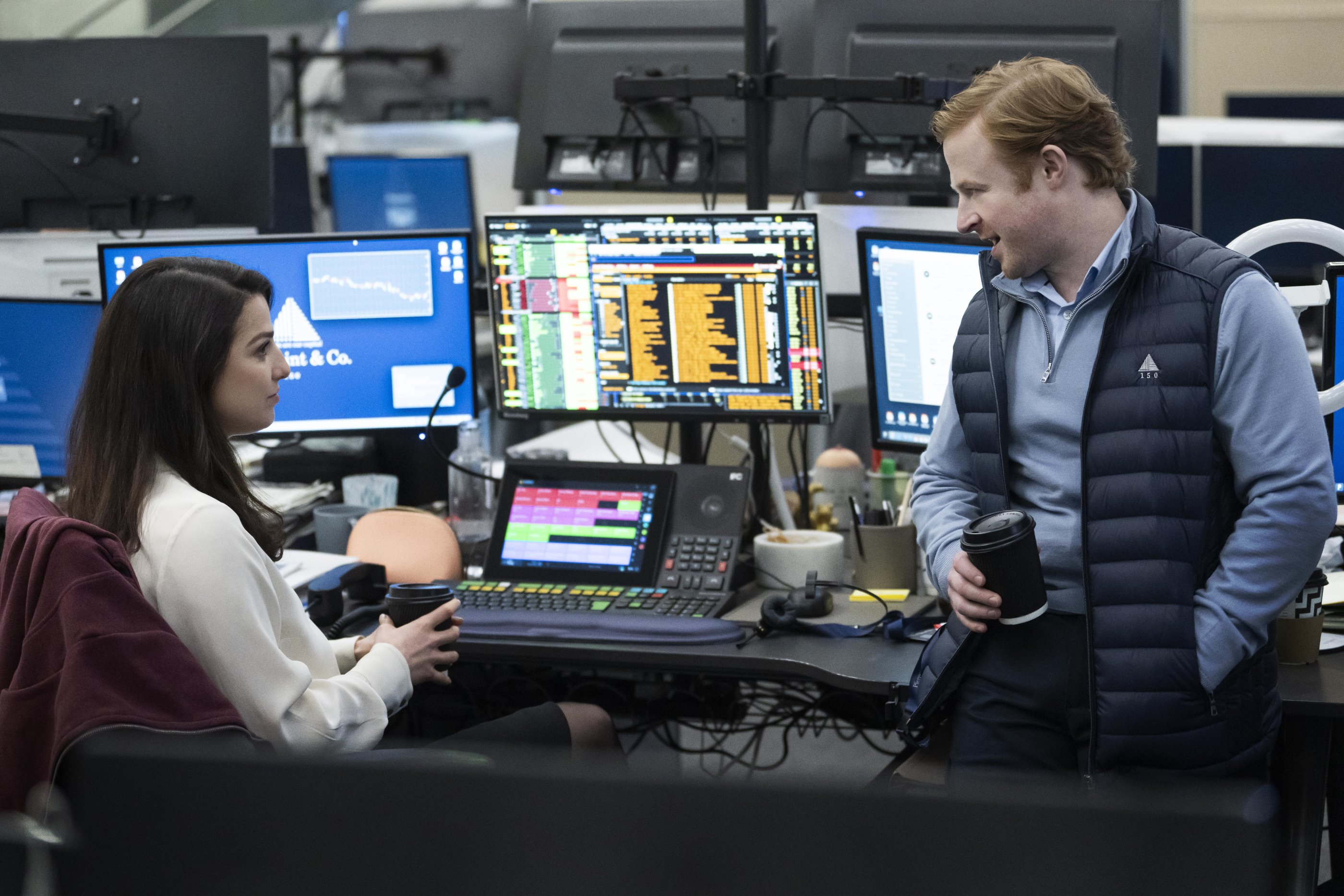 Branża, Industry, serial platformy MAX, traderzy banku Pierpoint w pracy, recenzja serialu "Branża" 