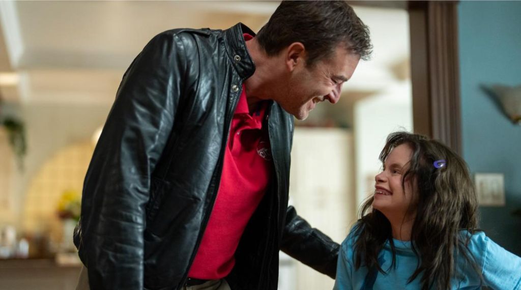 Good American Family (Porządna Amerykańska Rodzina), serial Disney+, recenzja serialu, Mark Duplass i Imogen Faith Reid