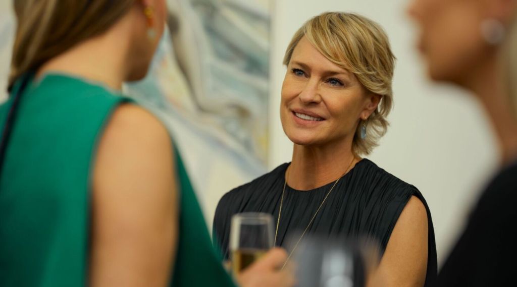 Robin Wright jako zaborcza matka w serialu "Ta dziewczyna" (The Girlfriend) na Amazon Prime, wrzesien 2025, opinie