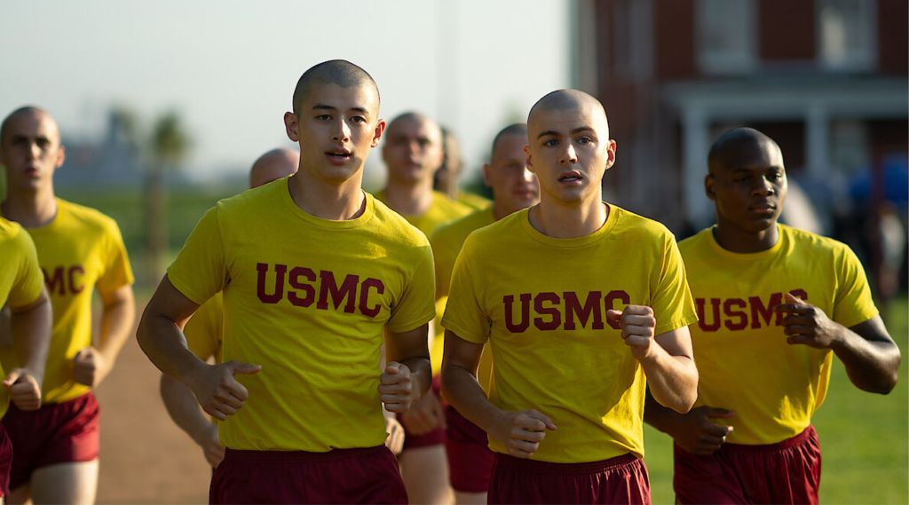 recenzja serialu "Rekruci" (Boots) na platformie Netflix, premiera: Październik 2025