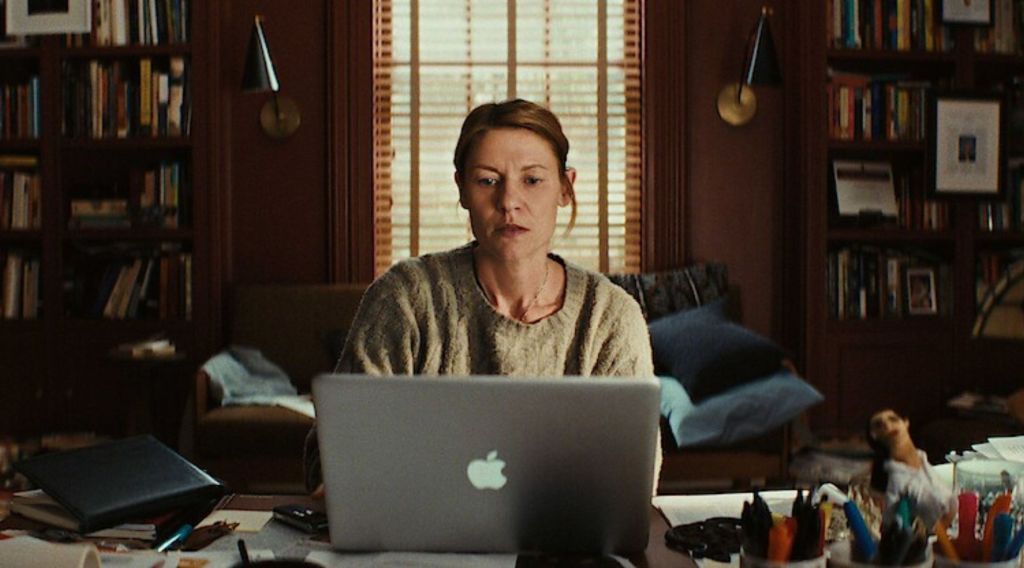 Claire Danes jako pisarka Aggie Wiggs w serialu Netflix "Bestia we mnie" (The Beast in Me), recenzja, opinie, listopad 2025