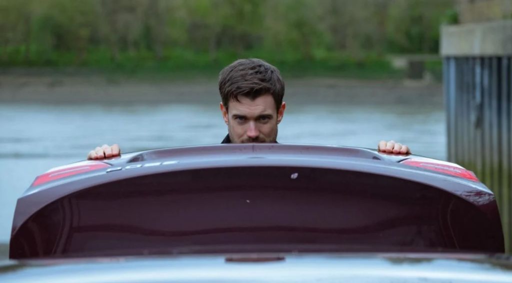 Jack Whitehall jako Adam Healy w serialu "Malice" (Zły zamiar), Prime Video, 2025