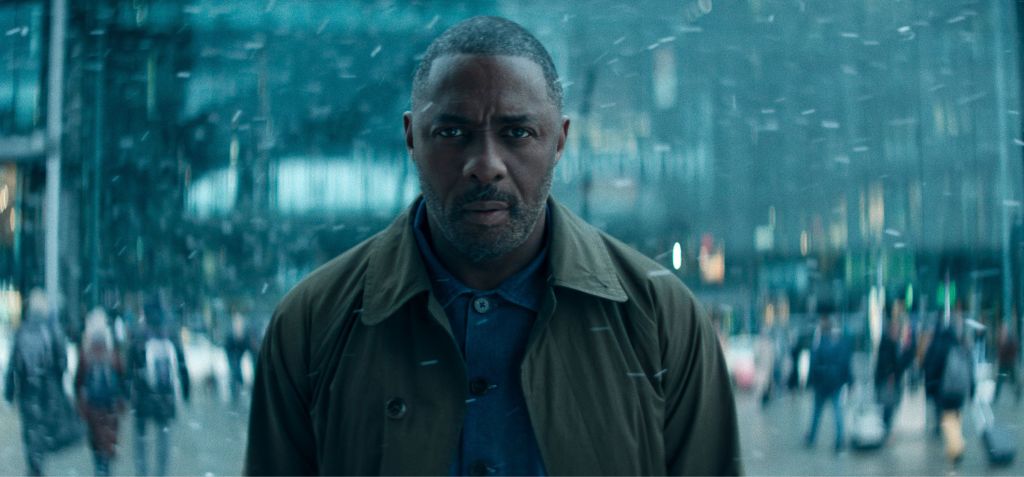 Idris Elba jako Sam Nelson w serialu "Porwanie" (Hijack), Apple TV, sezon 2, 2026, opinie, recenzje