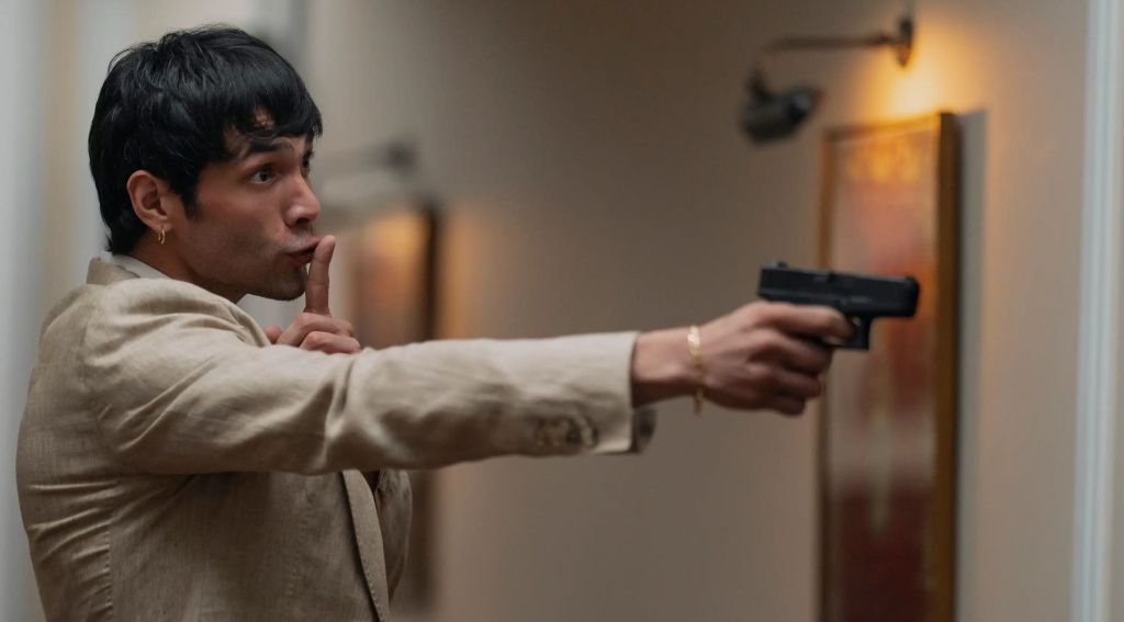 Diego Calva w serialu "Nocny Recepcjonista" (The Night Manager), sezon 2, Prime, 2026, recenzja