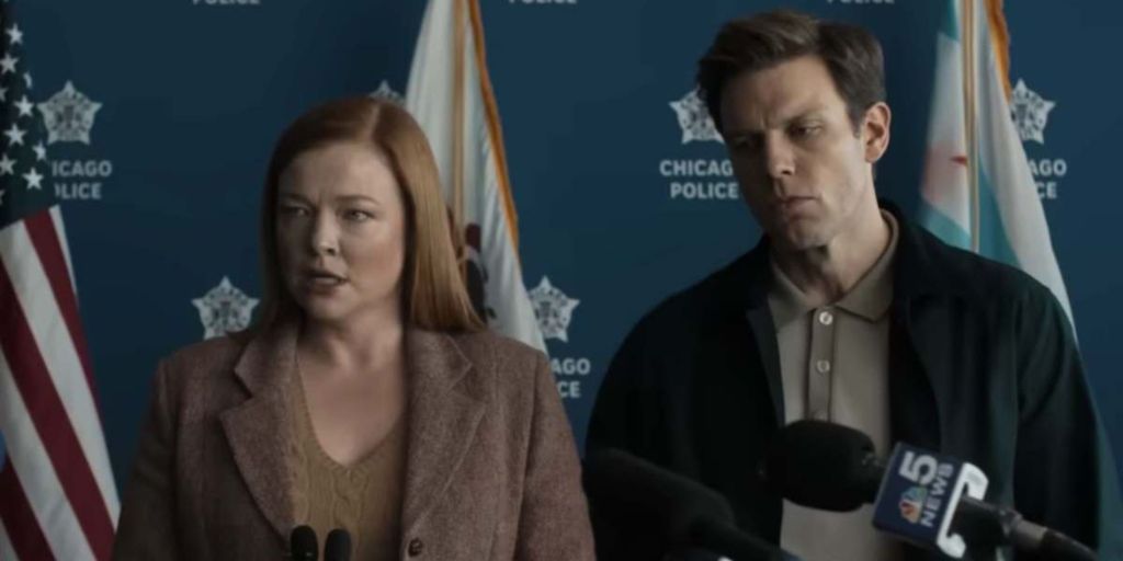 Sarah Snook i Jake Lacy jako małżeństwo, którego syn został porwany w serialu "To jej wina" (All Her Fault), SkyShowtime, 2025